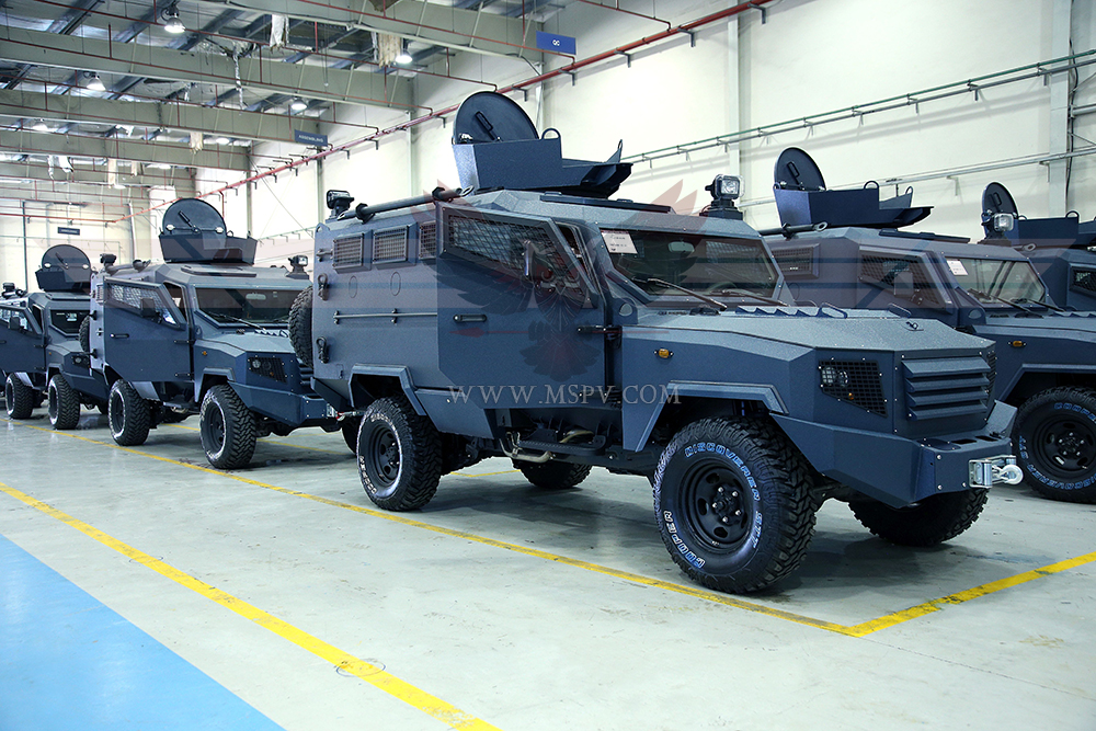 military vehicles 7883