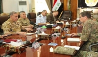وزير الدفاع العراقي يستقبل قائد القيادة الوسطى الأمريكية