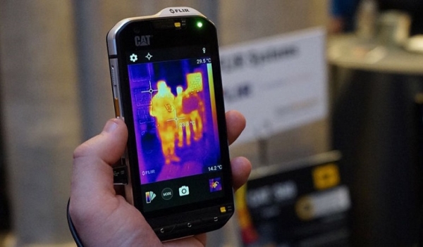 هاتف الاندرويد الذكي CAT-S60 يزداد ذكاء مع الكاميرا الحرارية من FLIR