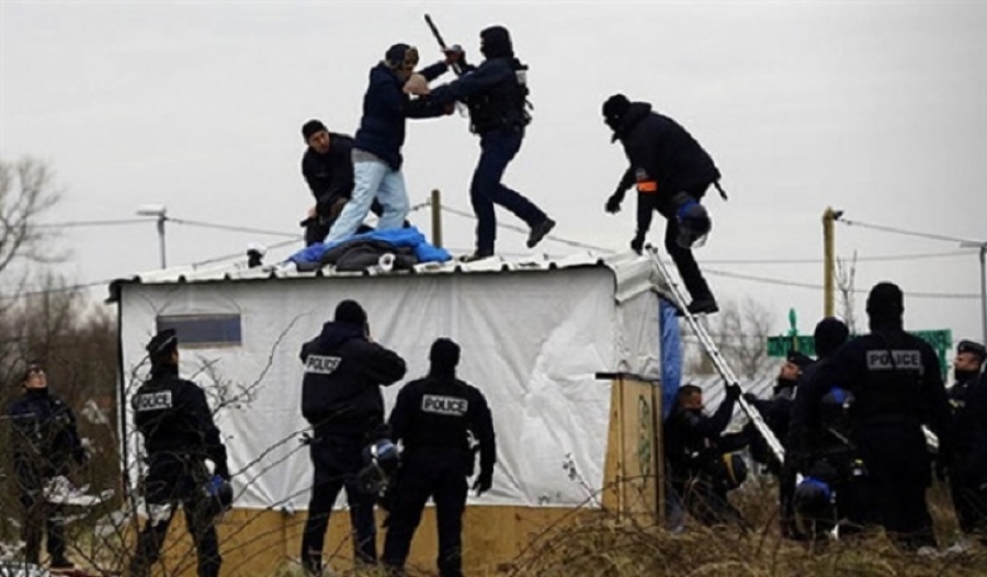 معركة بـ«السواطير» بين المهاجرين في فرنسا