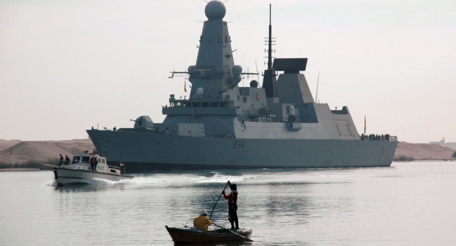 بريطانيا تستعرض قوتها ضد روسيا بسفينة حربية في البحر الأسود
