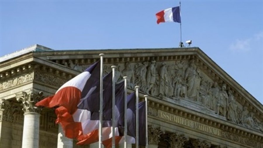 البرلمان الفرنسي يقر قانونا ضد الإرهاب بديلا لحالة الطوارئ