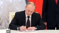بوتين يوقع قوانين مكافحة الإرهاب