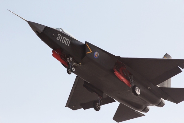 الصين تروّج طائرات وأسلحة محلية خلال معرض تشوهاي في نوفمبر المقبل