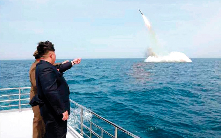 محللون يحاولون تحديد نوع الصاروخ في التجربة الكورية الفاشلة