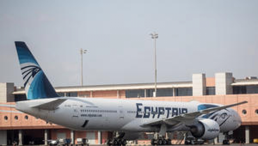 طائرة مصرية تهبط اضطراريا في أوزبكستان بعد بلاغ بوجود قنبلة