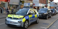 سيارة شرطة صامتة تطارد المجرمين في لندن