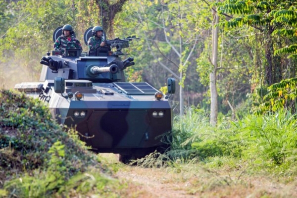 PT PINDAD AND TIMONEY SIGN CONTRACT AT IDEX FOR BADAK 6x6 MOBILITY SYSTEM UPGRADE