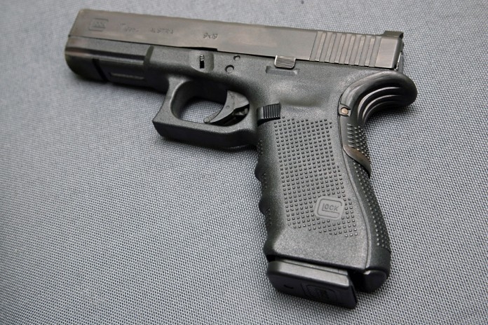 اضغط على الصورة لعرض أكبر.&nbsp;

الإسم:	Glock-17-Gen-4-696x464.jpg&nbsp;
مشاهدات:	53798&nbsp;
الحجم:	283.3 كيلوبايت&nbsp;
الهوية:	493362